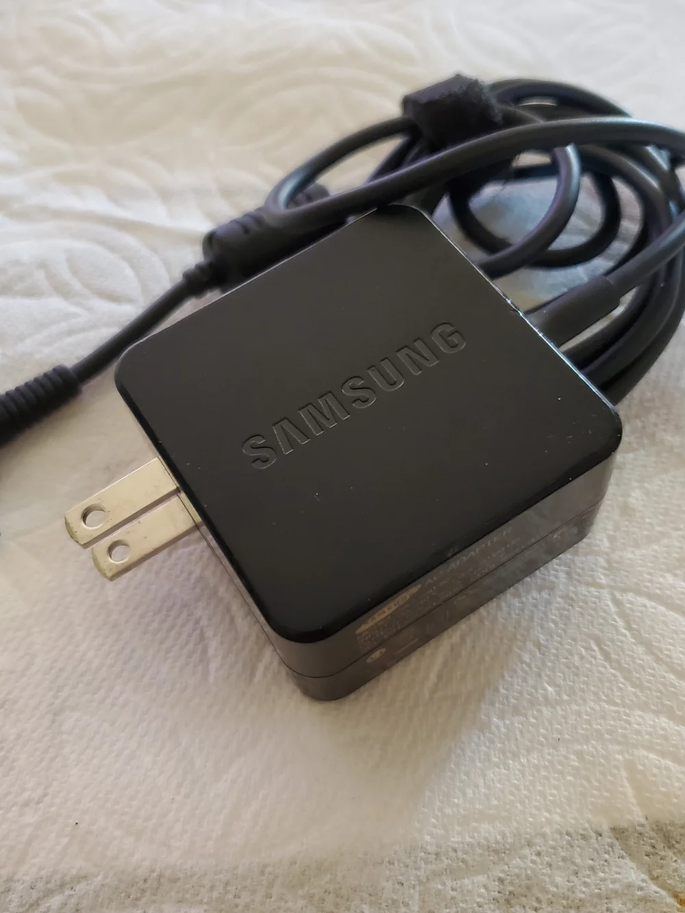 Samsung Black Power Adapter with Right-Angle DC Plug / Chromebook